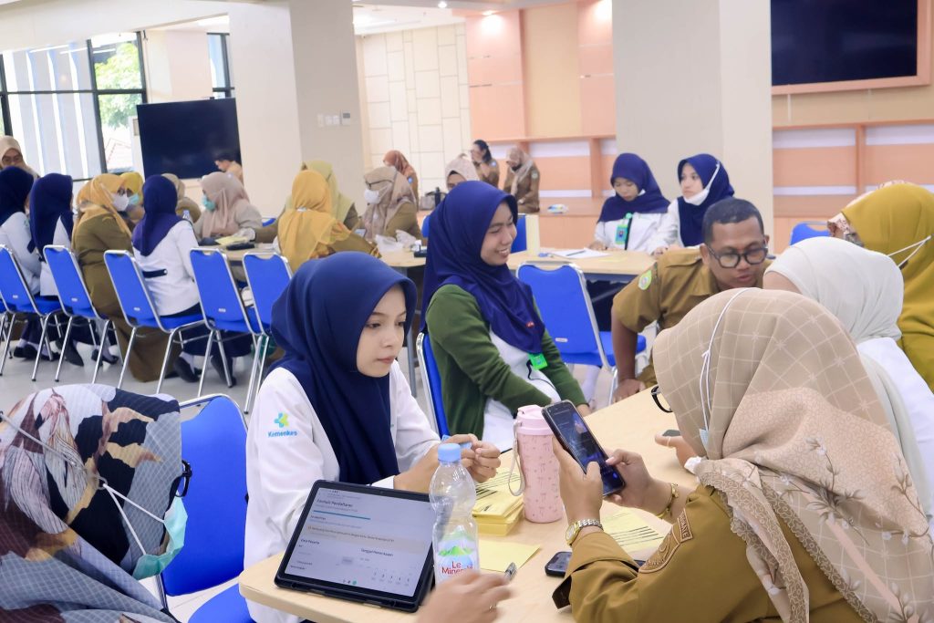 Puskesmas Kalumata Berkolaborasi Dengan Poltekkes Kemenkes Ternate Menggelar Program Pemeriksaan Kesehatan Gratis